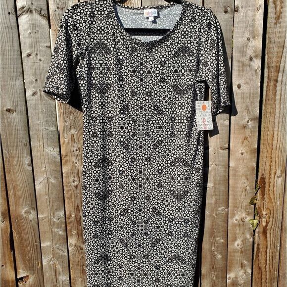 LuLaRoeāJuliaĀ Dressā - Picture 1 of 7